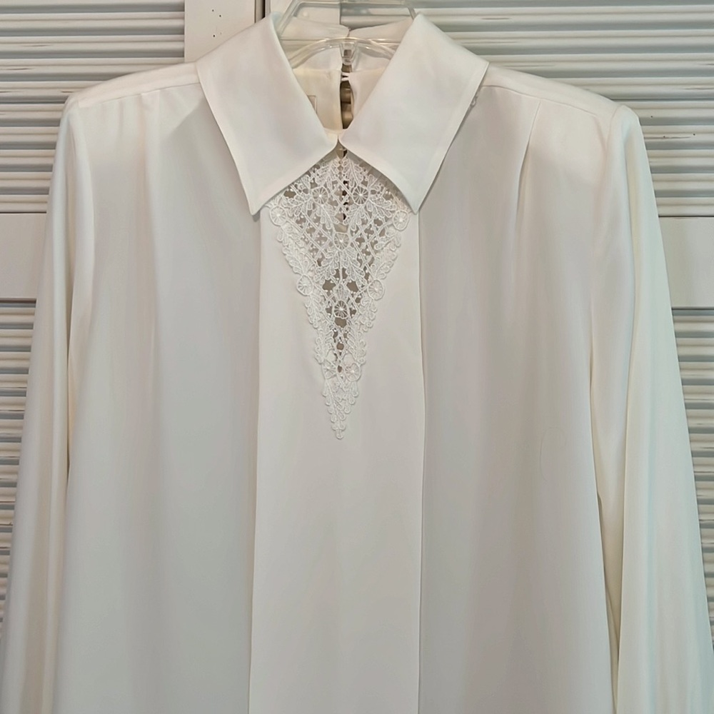 Lace Inset Ivory Blouse - Picture 3 of 9